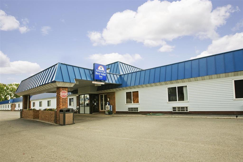 Americas Best Value Inn Grand Forks Bagian luar foto