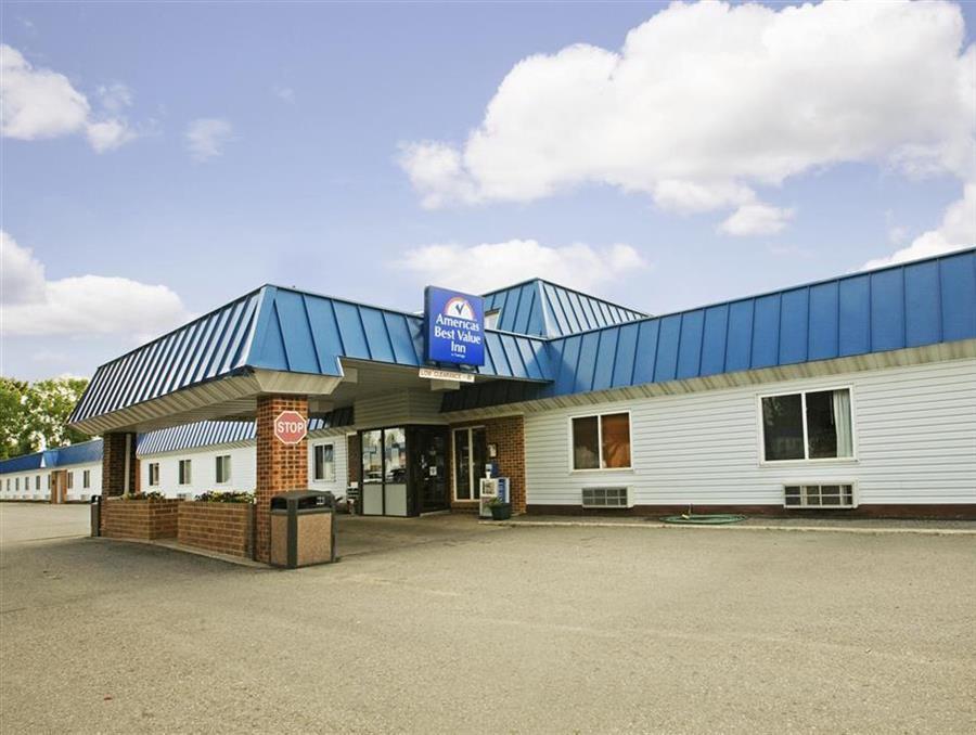 Americas Best Value Inn Grand Forks Bagian luar foto