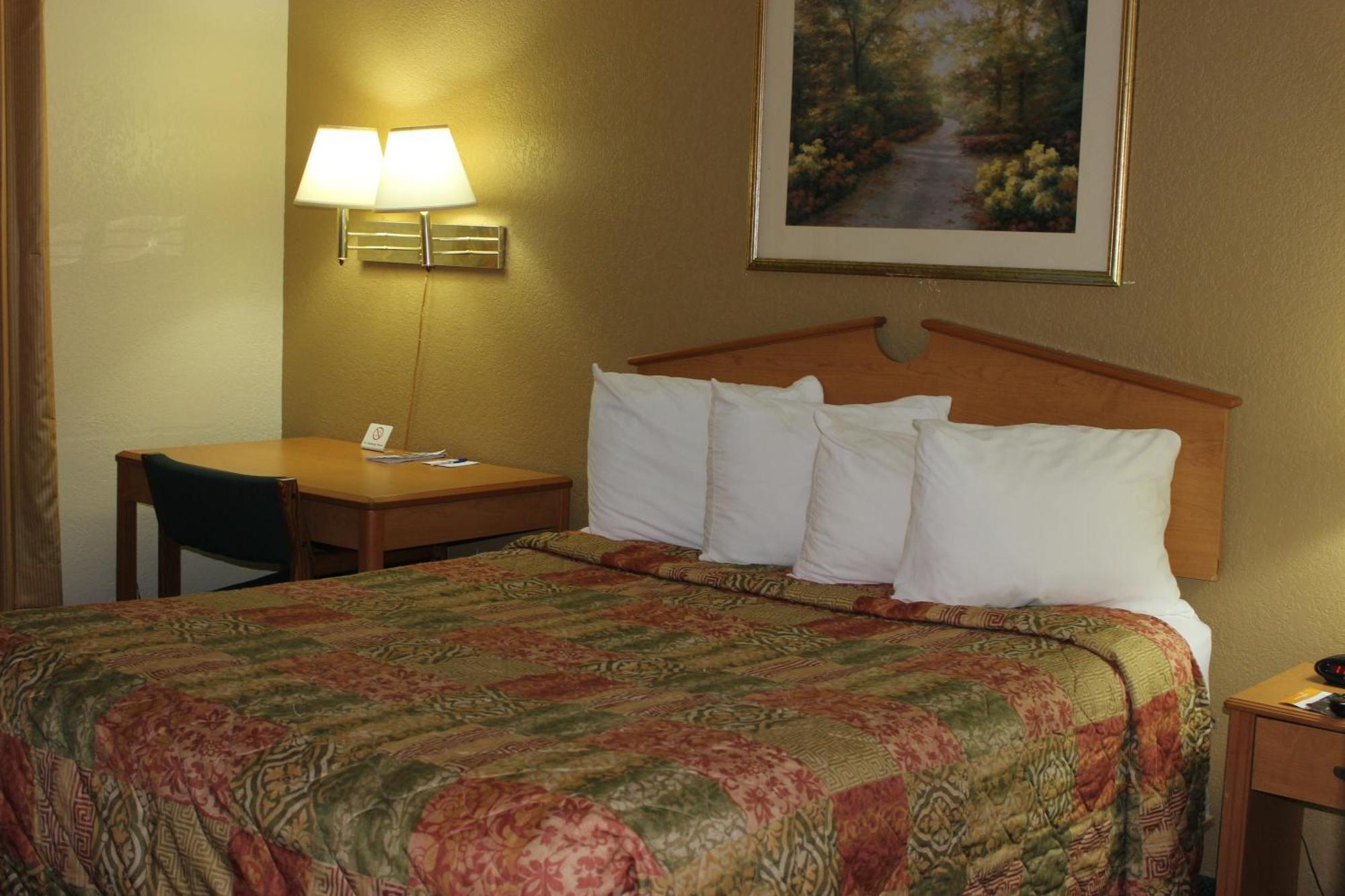 Americas Best Value Inn Grand Forks Bagian luar foto
