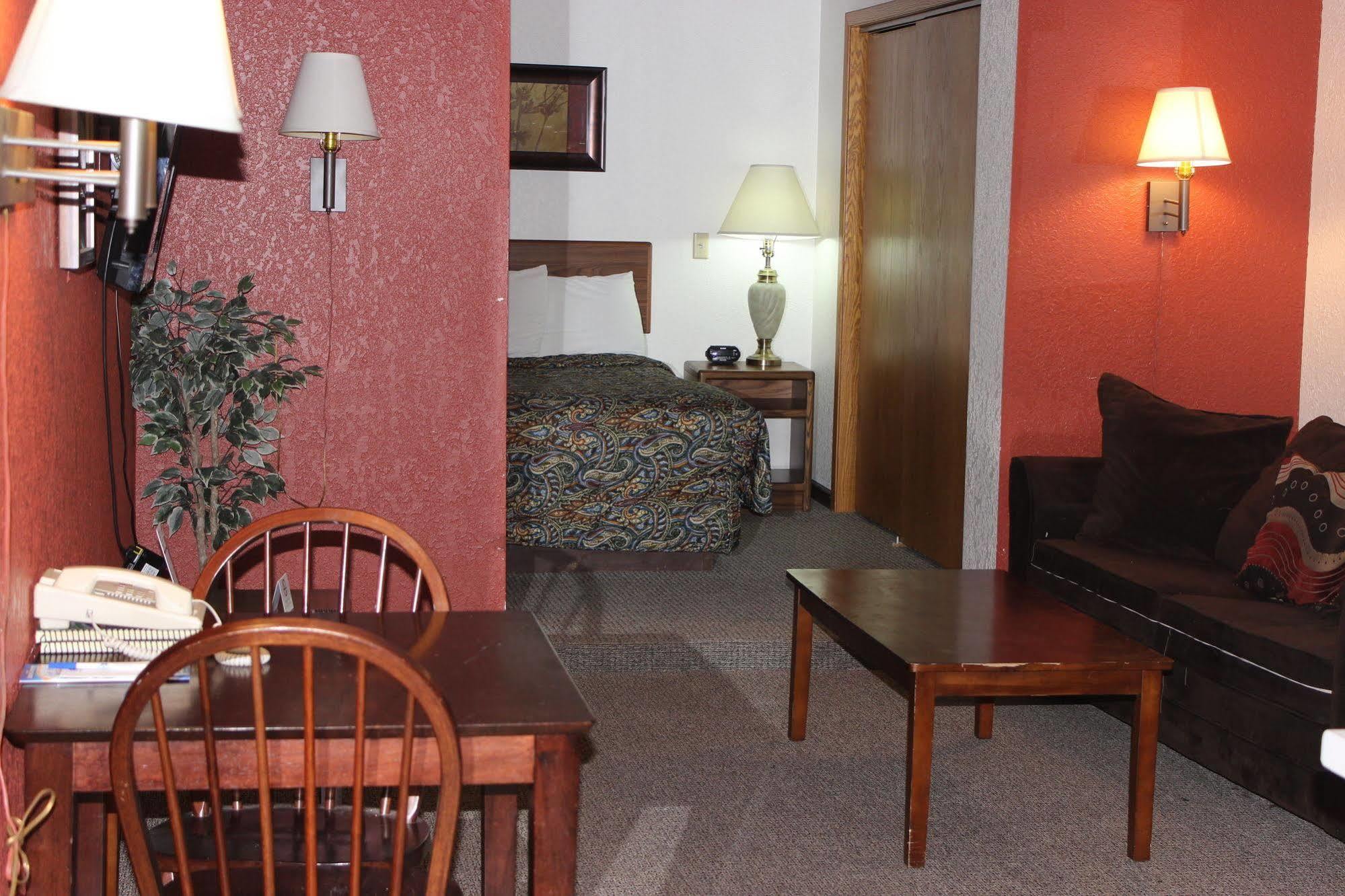 Americas Best Value Inn Grand Forks Bagian luar foto