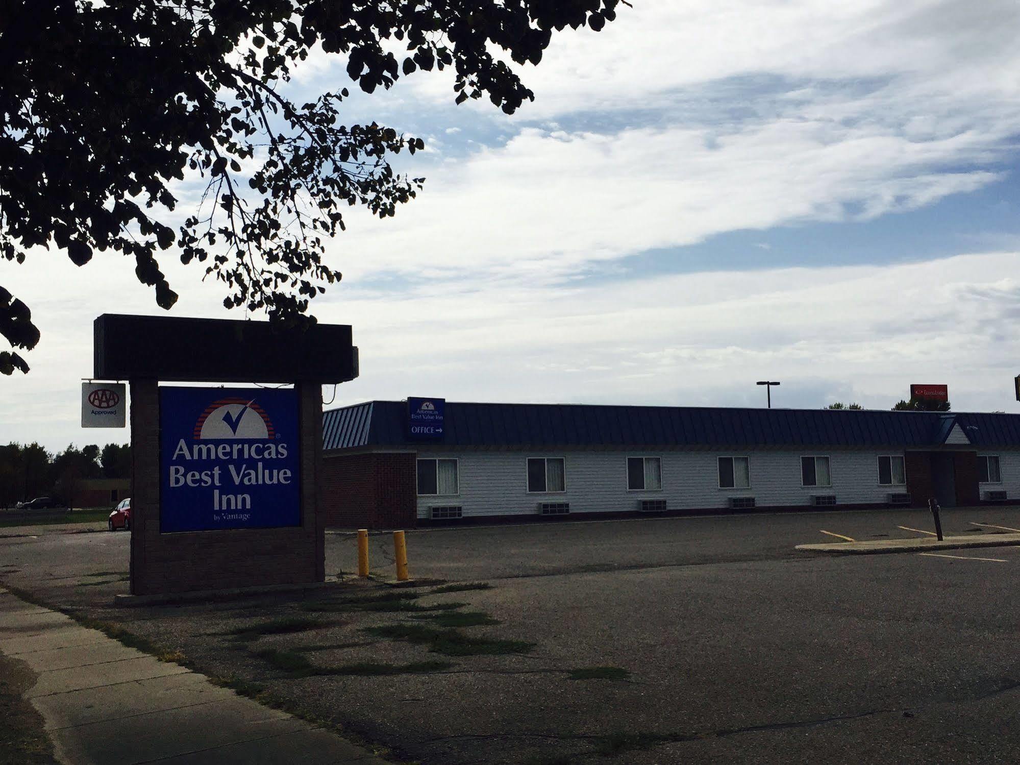 Americas Best Value Inn Grand Forks Bagian luar foto