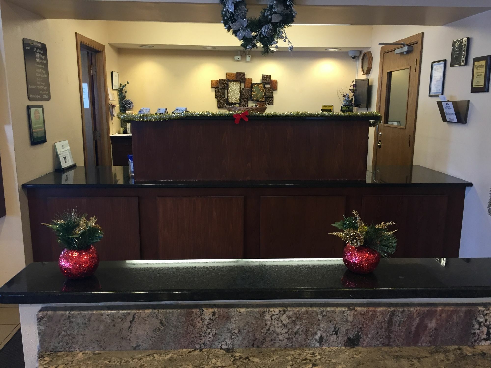Americas Best Value Inn Grand Forks Bagian luar foto